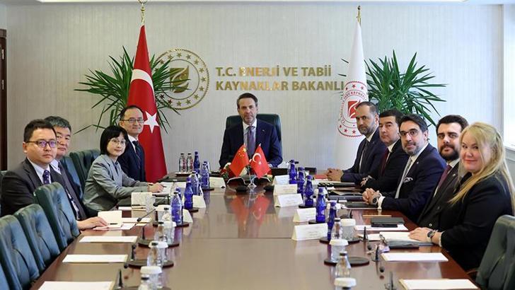 Bakan Bayraktar, Çin'in Büyükelçisi Xuebin ile görüştü