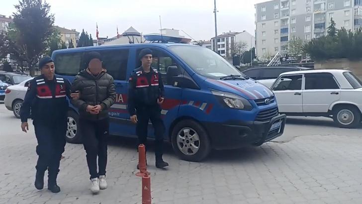 90 yaşındaki annesini dövüp altın ve parasını alan şüpheli ile kız arkadaşı yakalandı