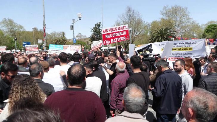 İstanbul - İETT'ye bağlı Özel Halk Otobüsü şoförleri, Saraçhane'de eylem yaptı