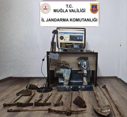 Muğla’da kaçak kazıya suçüstü: 5 tutuklama