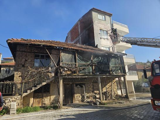 Bucak'ta ev yangını