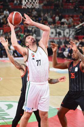 Potada Manisa ile Karşıyaka önemli derbide