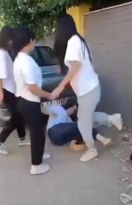 Adana'da 3 kız, küfür tartışmasında arkadaşlarını darbetti