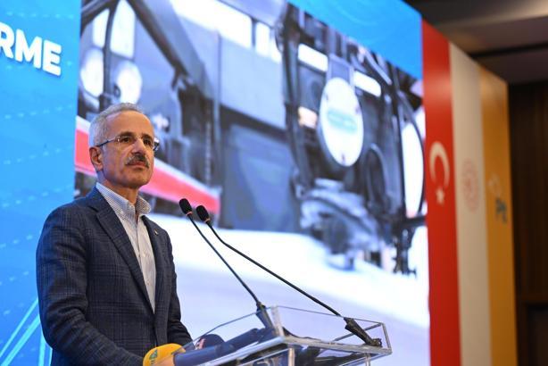 Bakan Uraloğlu: Posta kargosu miktarında tüm zamanların rekoru kırıldı