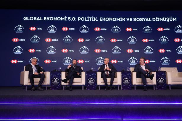 Global Ekonomi 5.0 panelinde küresel belirsizlikler ve yönetimi ele alındı