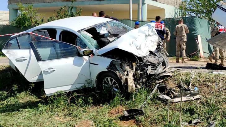 Şanlıurfa'da 2 otomobil çarpıştı; 3 ölü, 2 yaralı