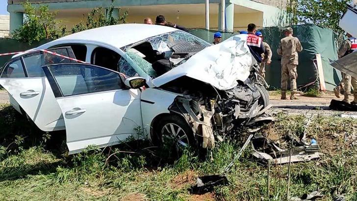 Şanlıurfa'da 2 otomobil çarpıştı; 3 ölü, 2 yaralı