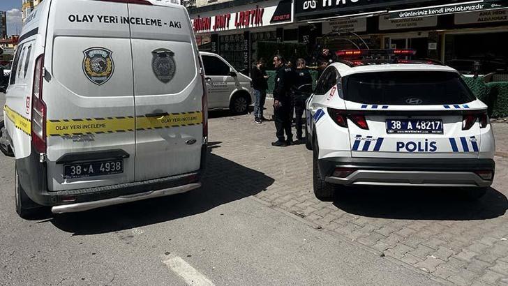 Husumetlisini pastanede tabancayla vurup ağır yaraladı