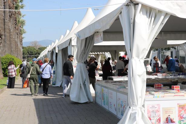 Kitap Fuarı kapılarını açtı