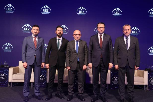 'Savunma sanayinde atılan her adım, ülkenin geleceğine yapılan yatırımdır'