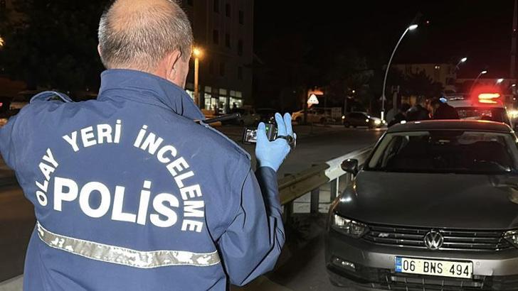 Yolun karşısına geçmeye çalışırken otomobilin çarptığı yaya öldü