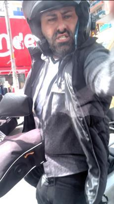 İstanbul-Esenyurt'ta motosikletli maganda otomobilin aynasını kırdı: 'Mahalleye gel kavga edeceğiz'