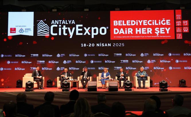 Antalya'da çevre korumada yerel yönetimlerin sorumluluğu ele alındı