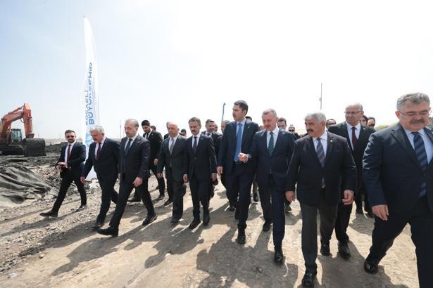 Bakan Kurum: Kocaeli'de 1,1 milyon metreküp dip çamurunu bertaraf ettik