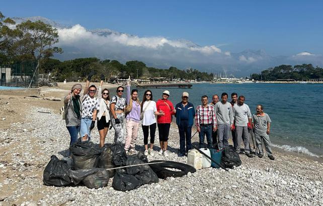 Kemer’de yerleşik yabancılardan temizlik
