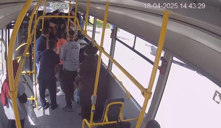 Otobüs şoförü, rahatsızlanan yolcuyu hastaneye yetiştirdi