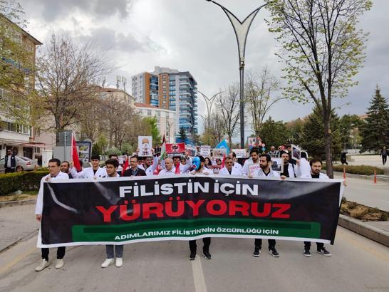 Kırşehir’de doktorlardan Gazze'ye destek için 'sessiz'  yürüyüş