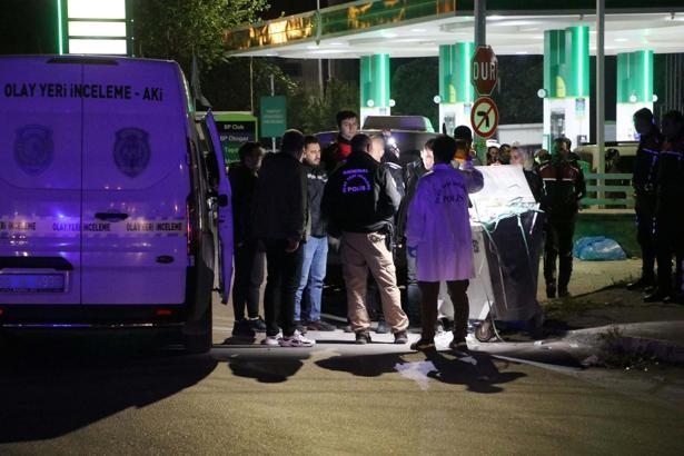 Yeni doğan bebeği çöp konteynerine annesi bırakmış