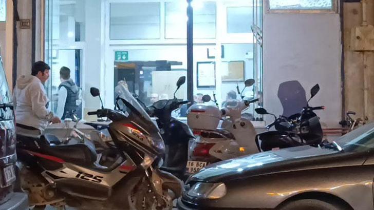 Dernek lokalinde alacak verecek kavgasında bıçakla ağır yaralandı