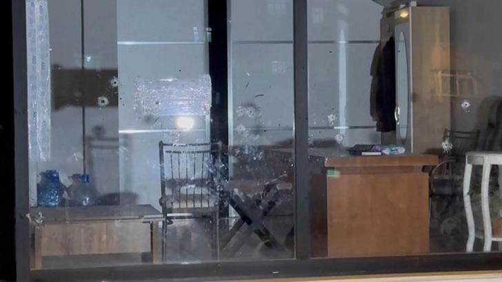 Küçükçekmece'de iş yerine silahlı saldırı düzenlendi