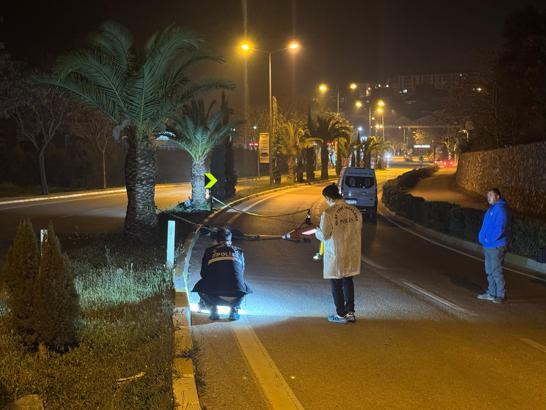 Motosikletle ağaca çarpan tıp fakültesi öğrencisi hayatını kaybetti
