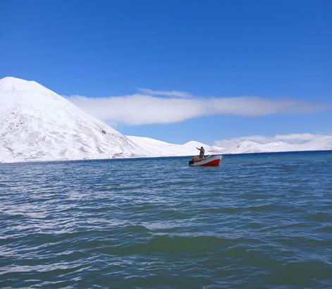 Karlar eridi, 2 bin 241 rakımdaki Balık Gölü baharla birlikte canlandı