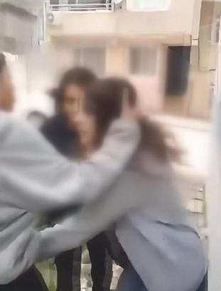 İstanbul - Gaziosmanpaşa'da kız çocuğunu darbedip o anları kaydettiler