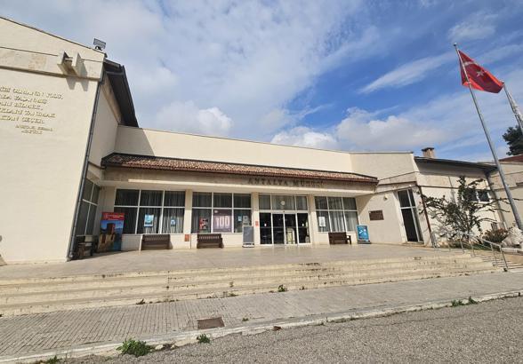 Bakanlığa 'Antalya Müzesi yıkılmasın' talebi