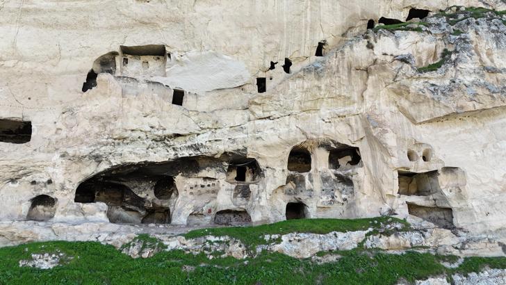 Tunceli'deki tarihi ‘İn delikleri’ turizme kazandırılıyor
