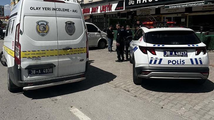 Husumetlisinin pastanede tabancayla vurduğu kişi, kurtarılamadı