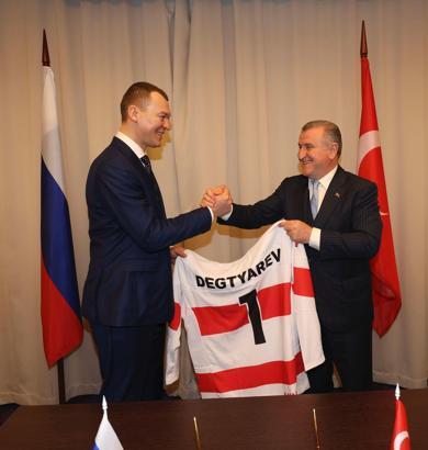 Bakan Bak, Rus mevkidaşı Degtyarev ile görüştü