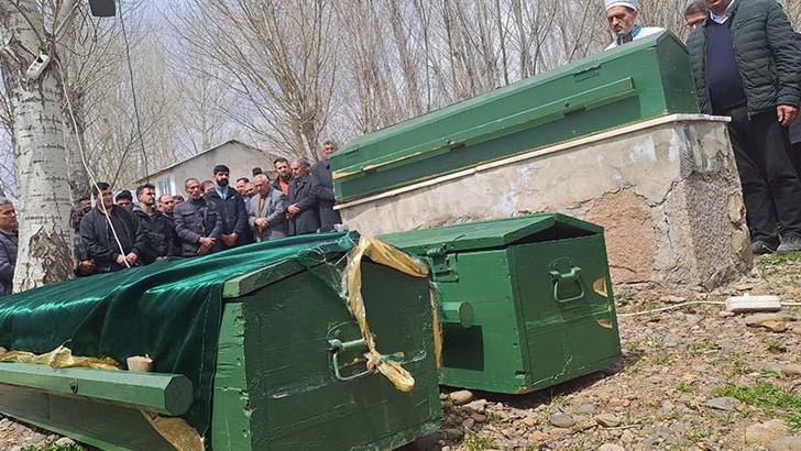 Otomobil diğere çarptı; baba ve 2 kızı hayatını kaybetti