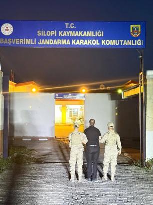 Pazarcıyı boğazını keserek öldüren şüpheli, sınır kapısında yakalandı