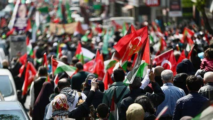 Üsküdar'da Filistin için yürüyüş düzenlendi