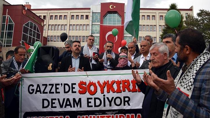 Filistin'deki soykırıma dikkat çekmek için gökyüzüne balonlar bırakıldı