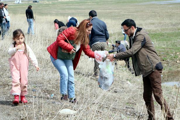 'Kuş Cenneti'nde bahar temizliği