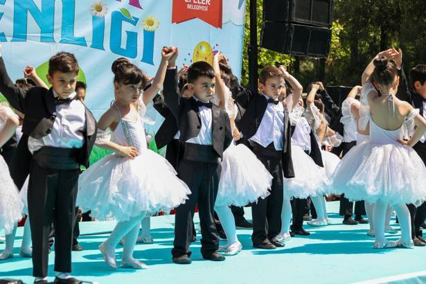 Efeler'de 23 Nisan coşkusu