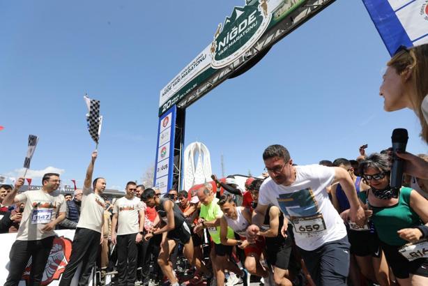 Niğde'de 518 sporcu, kahraman şehit için koştu