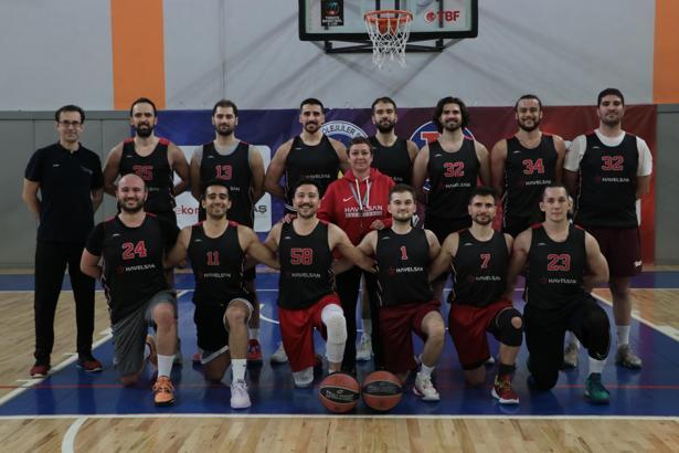 HAVELSAN erkek basketbol takımının kadın antrenörü