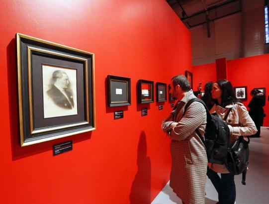 'Karanlıkta Akan Bir Yıldız: Mustafa Kemal Atatürk' sergisi İstanbul'da açıldı