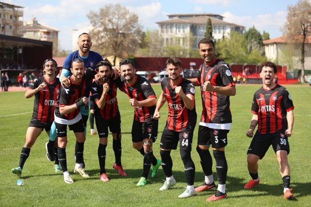 Uşakspor ve Tire FK Play-Off'a koşuyor