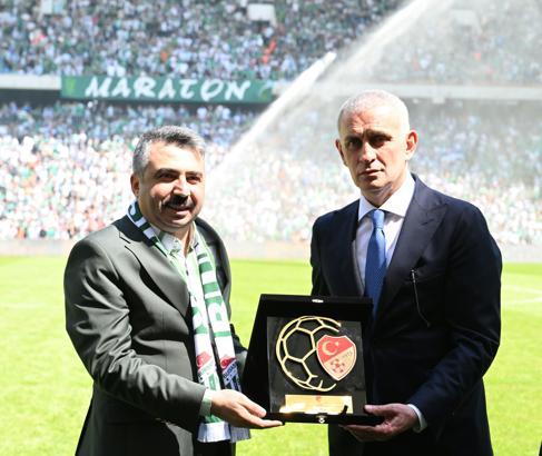 Bursaspor kupayı, Yıldırım Belediyesi ‘Fair Play’i aldı