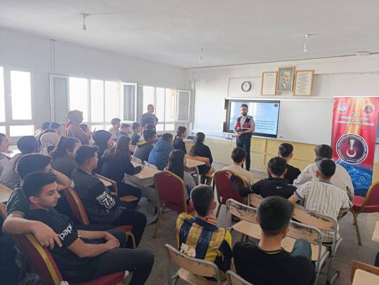 Jandarmadan öğrencilere siber güvenlik eğitimi