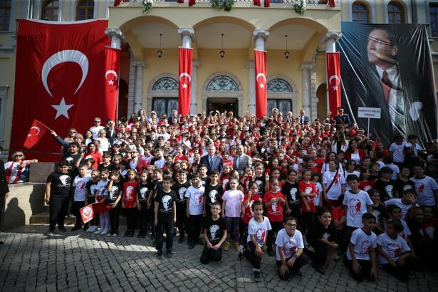 23 Nisan İzmir'de coşkuyla kutlanacak