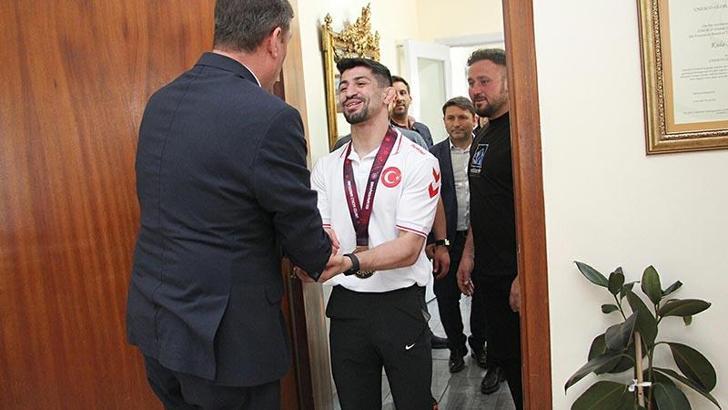 Avrupa Şampiyonu Kerem Kamal'a Kula'da coşkulu karşılama