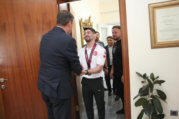 Avrupa Şampiyonu Kerem Kamal'a Kula'da coşkulu karşılama