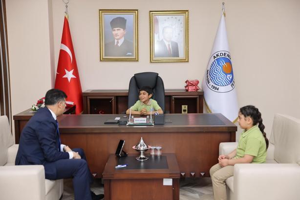 Akdeniz'de makam koltuğu minik Başkan Kadir’e emanet