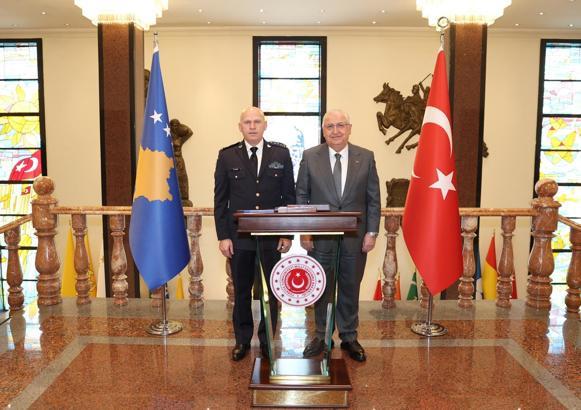 Bakan Güler, Kosova Genelkurmay Başkanı Jashari’yi kabul etti