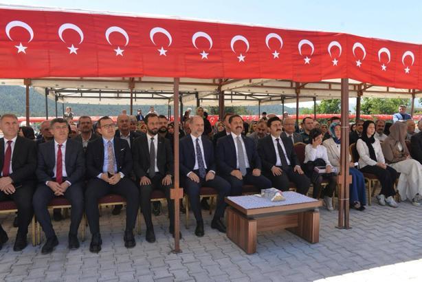 Yayladağı’nda yapımı tamamlanan ortaokulun açılışı gerçekleştirildi
