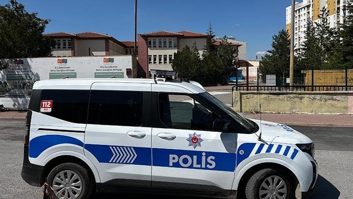 Uzaklaştırma kararı olan eski eşi bıçakla yaraladı